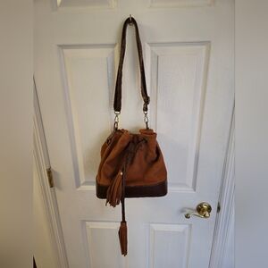 I. Medici Firenzi Italy Drawstring Shoulder Bucket Bag Leather Brown